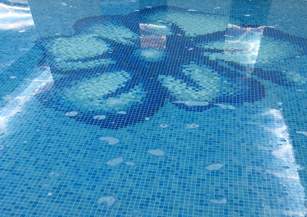 泳池泡沫